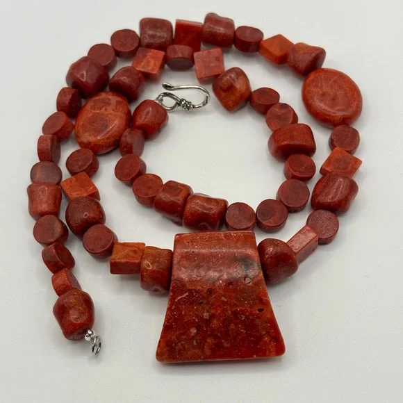 Sponge Coral Necklace NWOT - Picture 2 of 6